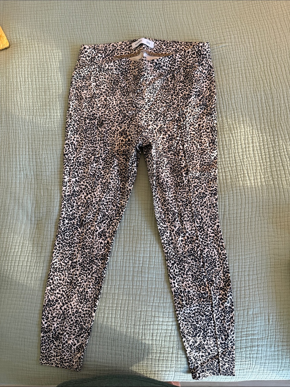 Old Navy Black and Cream Leopard Print Leggings